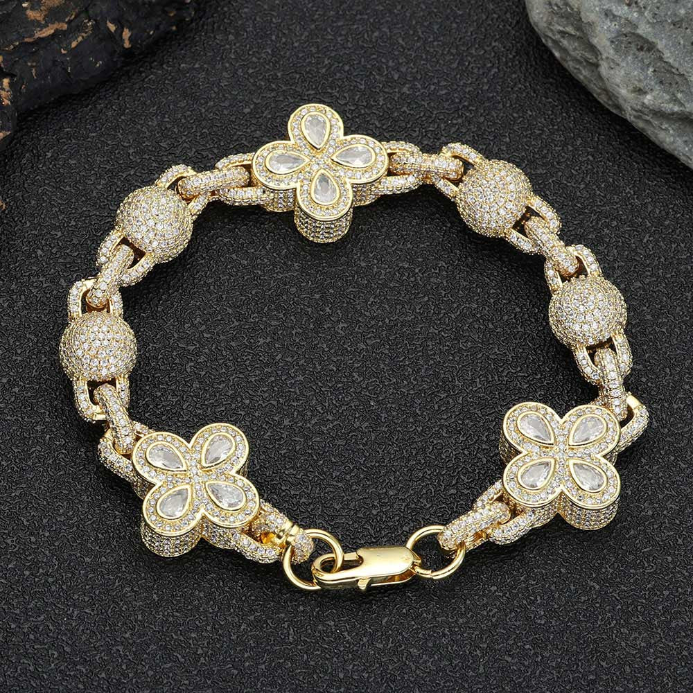 Iced Out Four-Leaf Clover Bracelet with Shiny Zircon